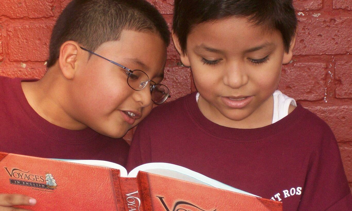 Kids reading